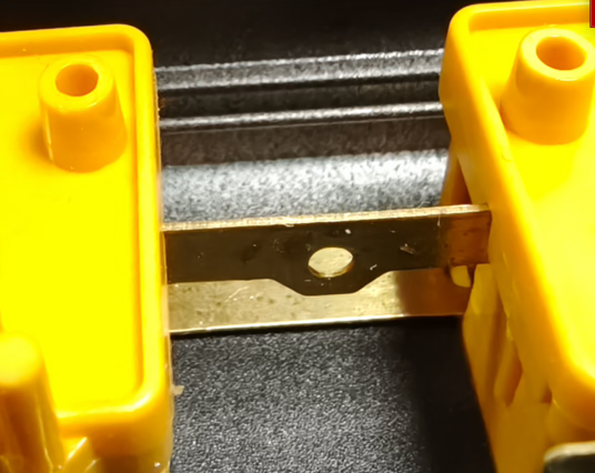 Full-thickness 14 AWG copper conductor with compensated hole